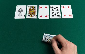 Poker Hands – What Cards You Have to Collect if You Desire to Win